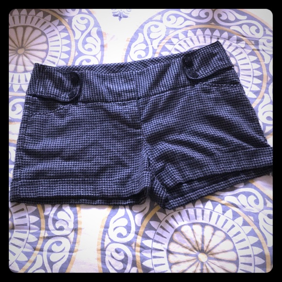 Pants - Checkered Shorts